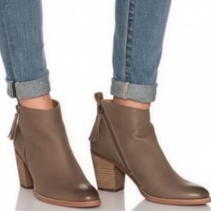 Dolce Vita “Jaeger” Nubuck Leather Double Zip Bootie in Teak Size 6